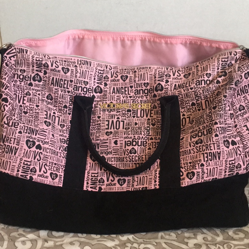 Victoria’s Secret dufflebag